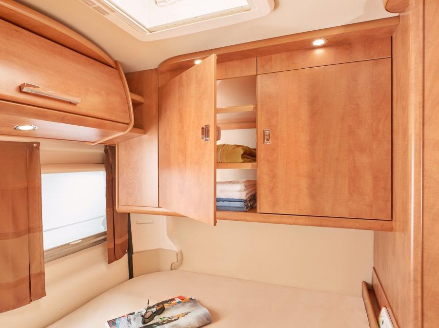 Интерьер Malibu Van 2014 года  (фото 10 из 19)